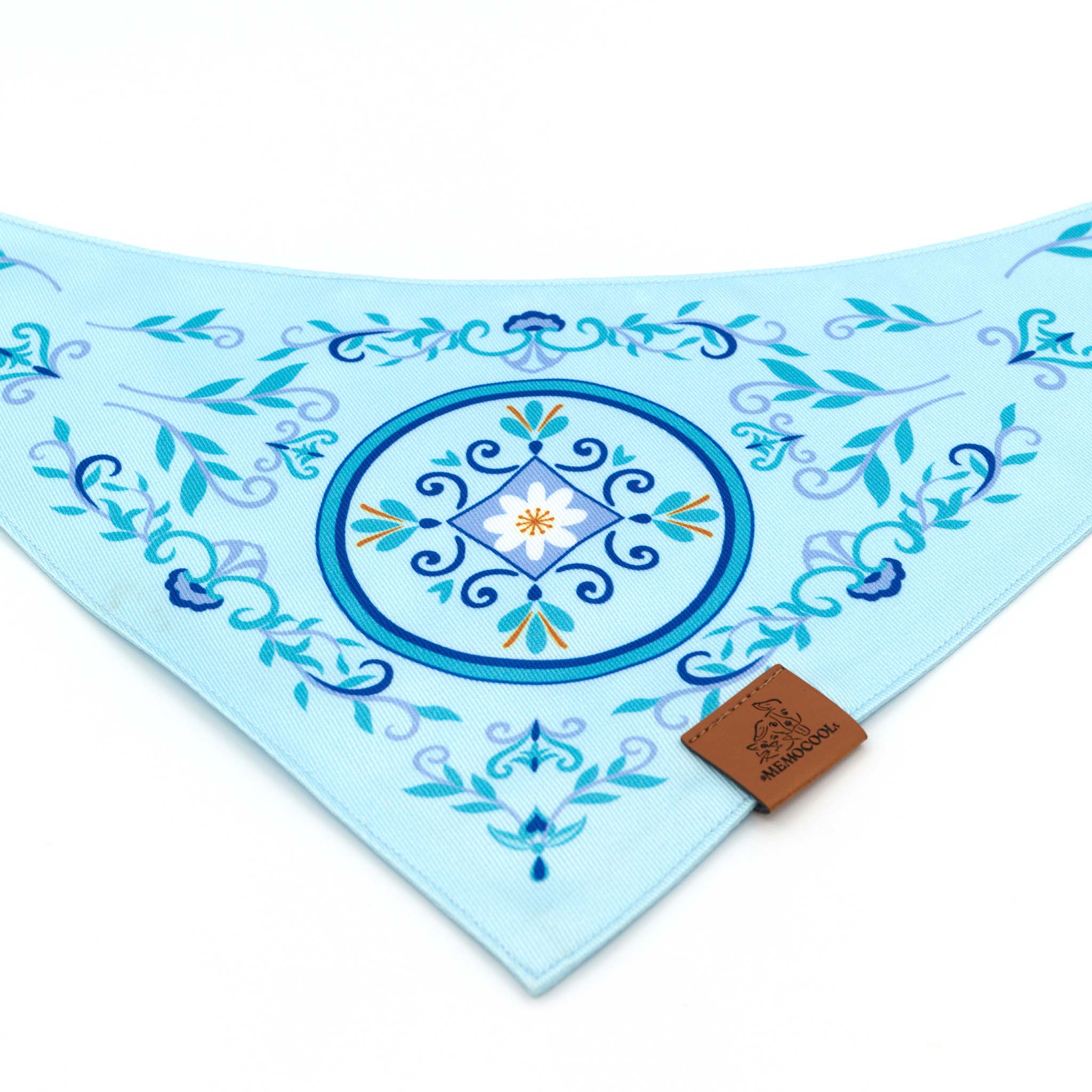 Nostalgic Blue Daisy Clip-On Pet Bandana