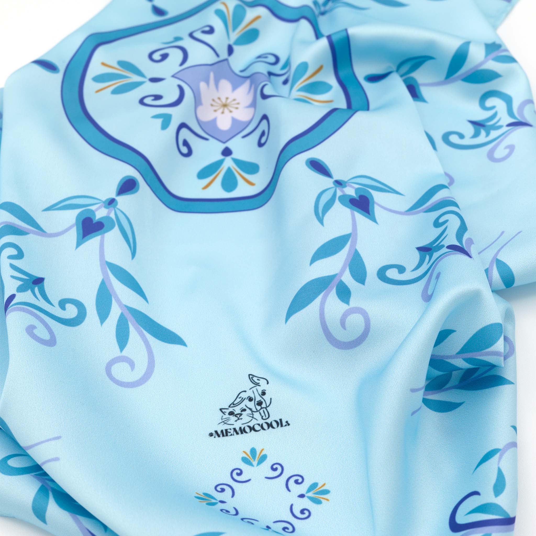 Nostalgic Blue Daisy Human Silk Scarf 50