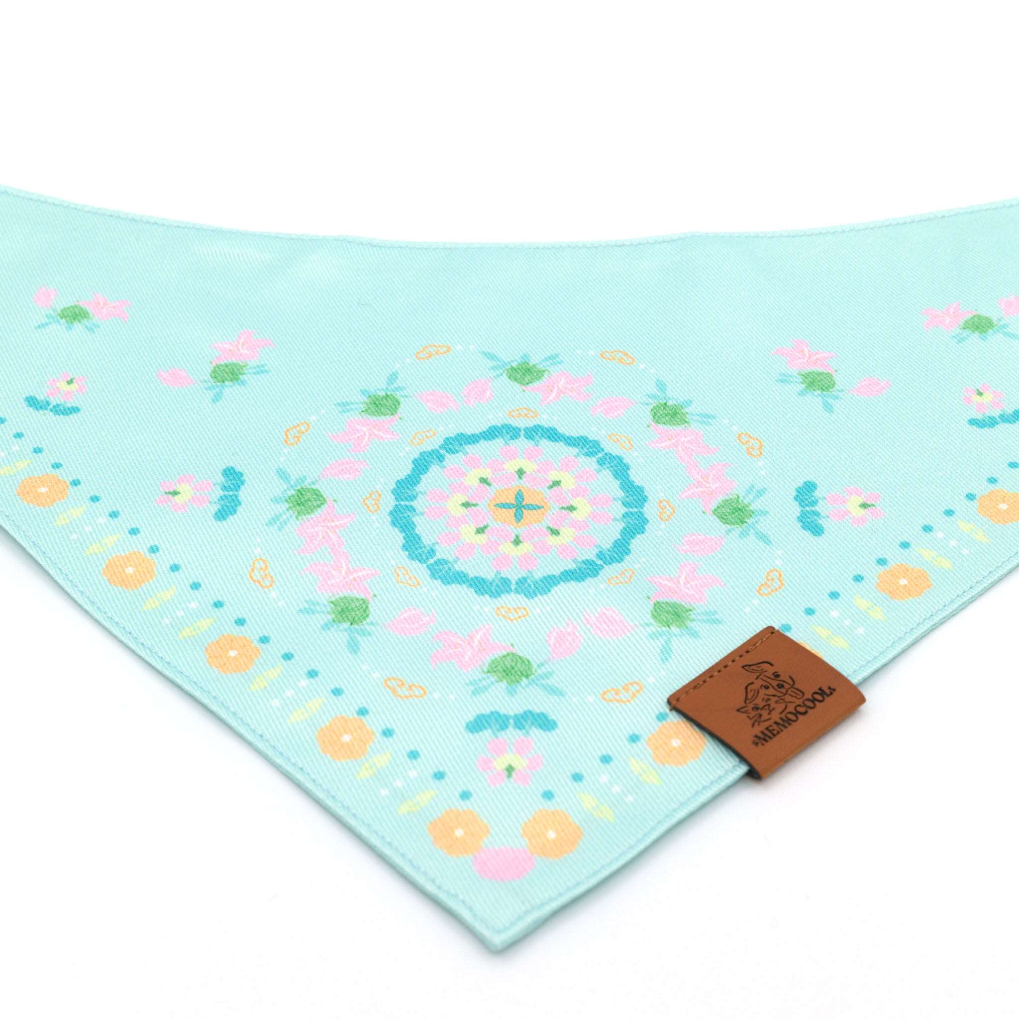 MemoCool Pet - Blooming Lily Blue & Pink Pet Bandana - Design Detail