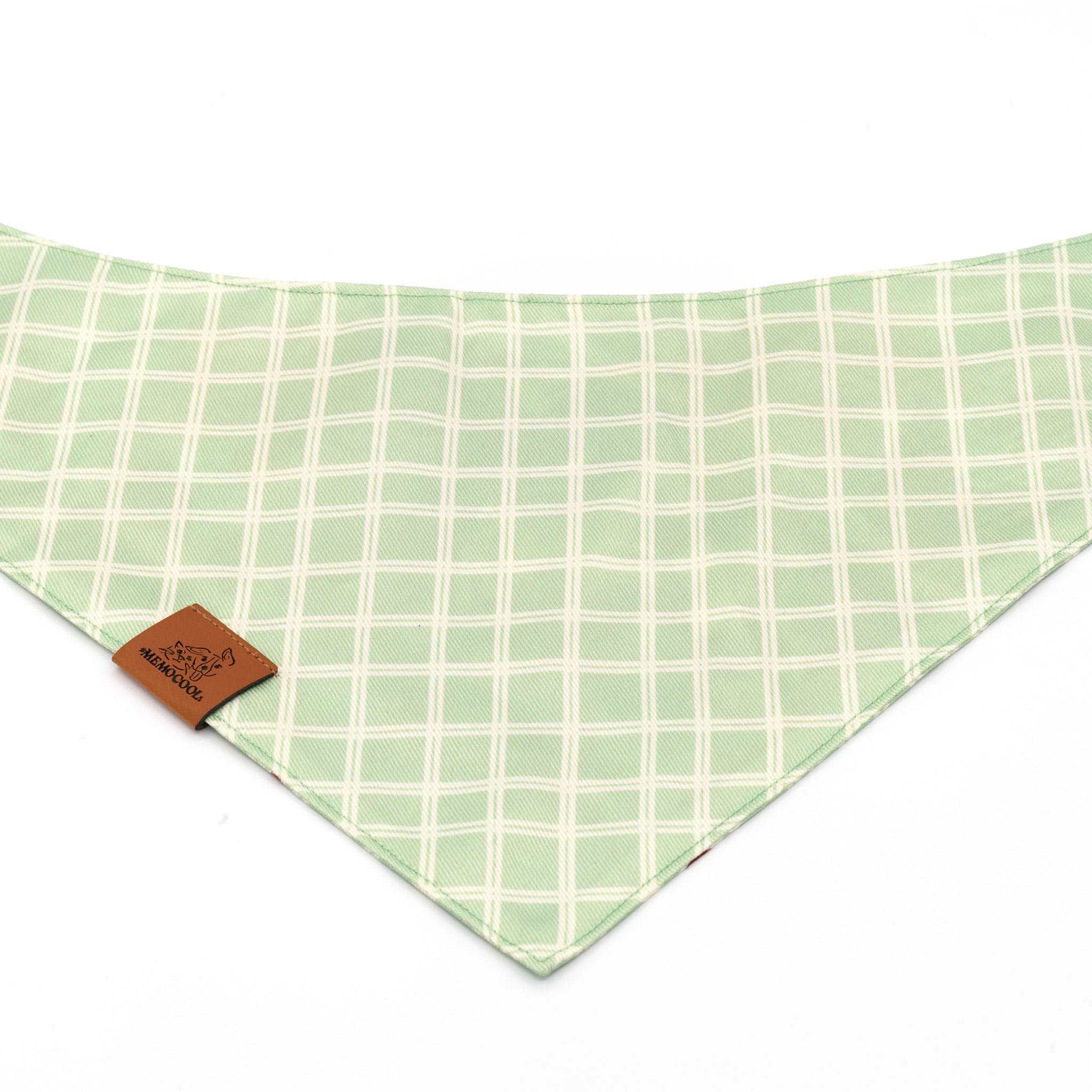 MemoCool Pet - Start of Spring Goldfish Pet Bandana - Back Pattern Detail